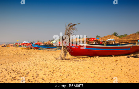 Barca da pesca su Arambol Beach, Goa, India Foto Stock