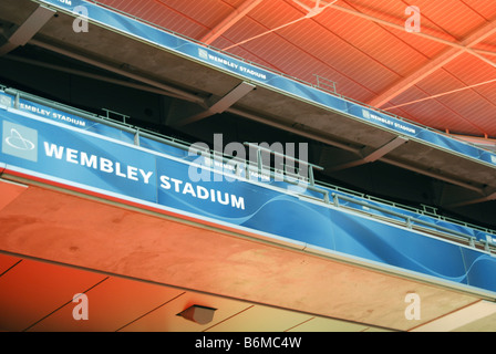 Il nuovo stadio di Wembley livelli da bassa vantage point numero 2702 Foto Stock