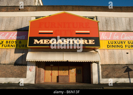 Chiuso furniture store, Foster Square Retail Park Bradford Foto Stock