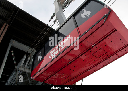 Il tram auto a base, Jackson Hole Aerial Tram fino Rendezvous Mountain, Jackson Hole Mountain Resort, Teton Village, Wyoming. Foto Stock