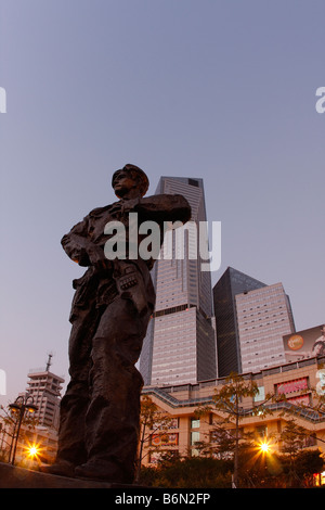 Chinas economia continua è veloce economia in via di sviluppo le lotte con la crescita e la rapida modernizzazione tra la crisi economica Foto Stock