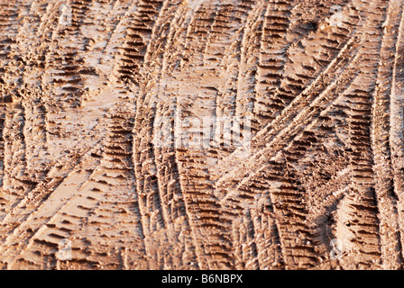 Le tracce nel fango ad un auto terreno di prova a Birmingham REGNO UNITO 2008 foto da John Robertson Foto Stock