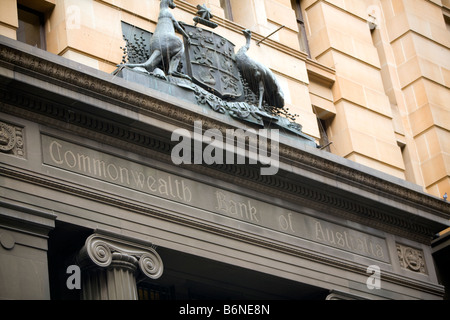 Segno sopra ingresso alla banca del Commonwealth of Australia edificio in Pitt Street Sydney Foto Stock