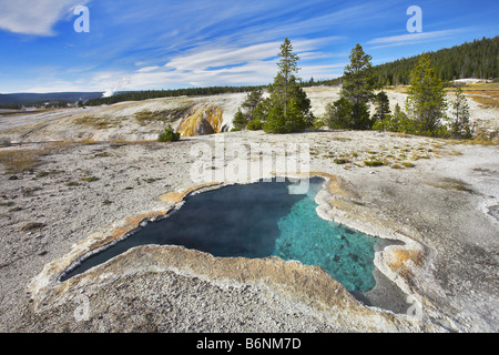 La più bella primavera calda nel parco di Yellowstone Blue star a molla Foto Stock