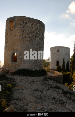 Mulini a vento su La Plana, Javea / Xabia, Provincia di Alicante, Comunidad Valenciana, Spagna Foto Stock