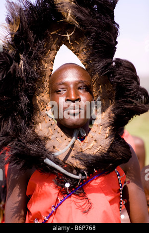 Maasia mara uomini cerimonia di benvenuto Foto Stock