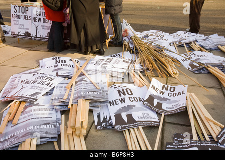 Banner di protesta a un cambiamento climatico nel rally di Londra Dicembre 2008 Foto Stock