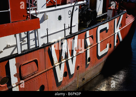 Lightship swansea marina, close up lightship, grafica su lightship, lato di lightship, lato della nave, close up della nave, rosso Foto Stock