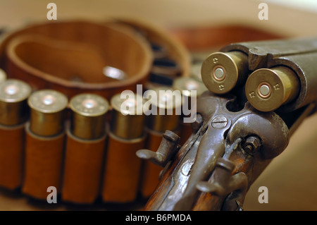 Fucile da caccia vecchi articoli correlati Foto Stock