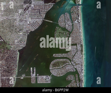 Mappa aerea vista al di sopra Miami Biscayne Bay intercoastal Waterway e Miami beach litorale Florida Foto Stock