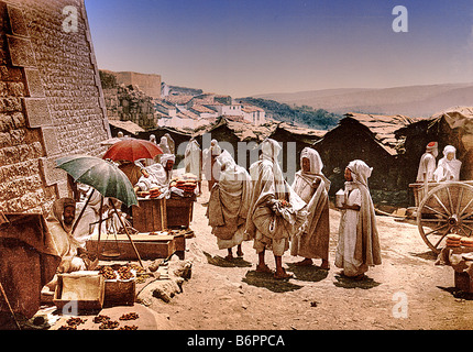Arrivo alla porta Costantino Algeria intorno al 1899 - immagine ripristinata attraverso pratiche tecniche multidisciplinari e qualificate allo stato originale (vedi zoom) Foto Stock