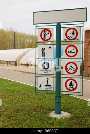 Serie di segni premonitori di una pensione stabilito nel parco nazionale Foto Stock