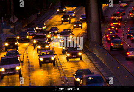 Ora di punta del traffico su 110 Freeway Freeway Porto di Los Angeles in California negli Stati Uniti d'America Foto Stock