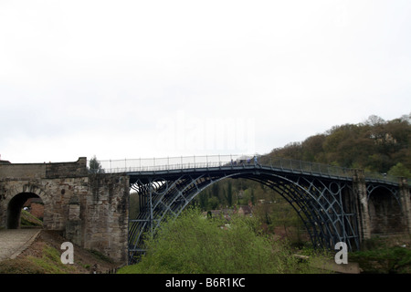 Ponte di ferro (Ironbridge, Shropshire, Inghilterra, Gran Bretagna, Regno Unito, Europa) . Foto Stock