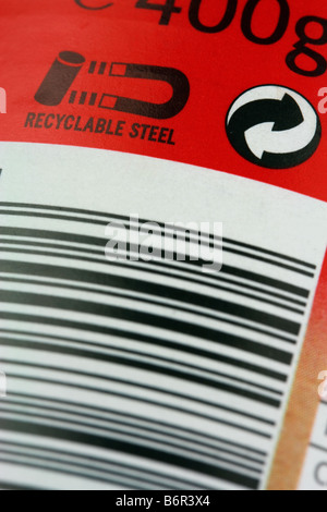 Codice a barre e riciclabile logo in acciaio su acciaio può Foto Stock