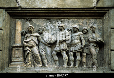 Scolpite scene a Palazzo Valmarana Braga di Via Fogazzaro in Vicenza Veneto Italia Foto Stock