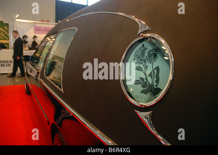 Auto funebre su 'Memento' funerale Expo di Varsavia, Polonia Foto Stock