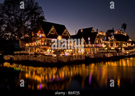 Luci delle Vacanze a canali di Venezia a Natale Venice Beach Los Angeles County in California negli Stati Uniti d'America Foto Stock