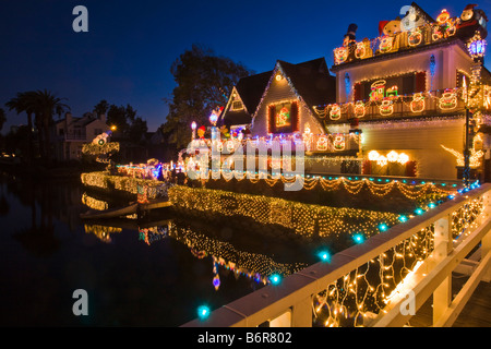 Luci delle Vacanze a canali di Venezia a Natale Venice Beach Los Angeles County in California negli Stati Uniti d'America Foto Stock