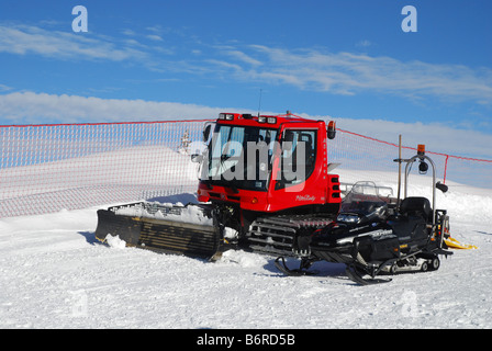 Pistenbull a riposo nella Zillertal Ahorn montagne Foto Stock