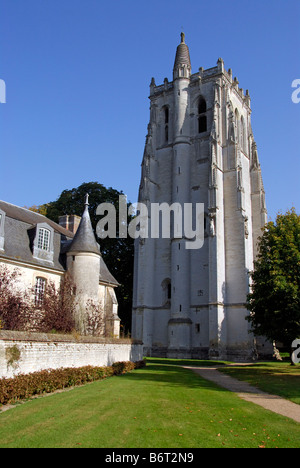 Torre del xv secolo di Abbazia di Le-Bec-Hellouin, Eure, Normandia, Francia Foto Stock