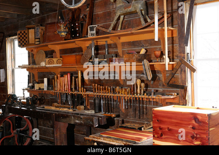 Centro storico 1867 ebanisti shop con il tornio in Black Creek Pioneer Village Toronto Foto Stock