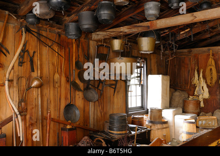 Pentole e utensili altri in circa 1850 Pioneer Village generale store Black Creek Toronto Foto Stock