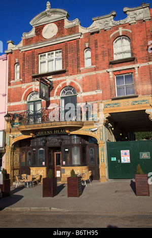 The Queens Head di un tradizionale Coaching in su l'Harbourside Ramsgate nel Kent Foto Stock