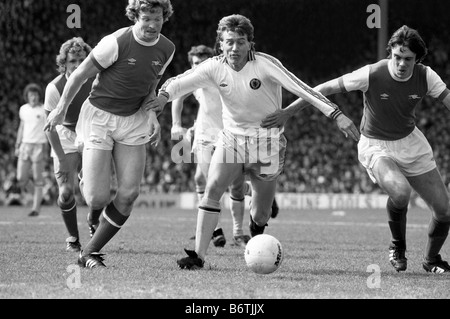 ARSENAL V Aston Villa di Highbury 1981 Willie giovani Tony Morley David O Leary Foto Stock