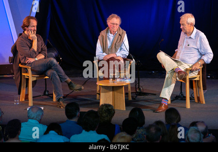 Robert Kunzig Wallace Broecker e Jon Neve discutere del cambiamento climatico a Hay Festival 2008 Hay on Wye Powys Wales UK UE Foto Stock