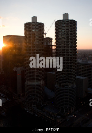 Marina torri della città di Chicago al tramonto Foto Stock