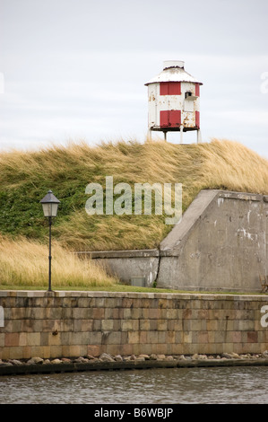 Un piccolo avvertimento faro del mare Trekroner Fort Foto Stock