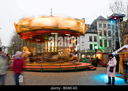 Rotonda Christmas Market Place Sainte Catherine Bruxelles Belgio Foto Stock