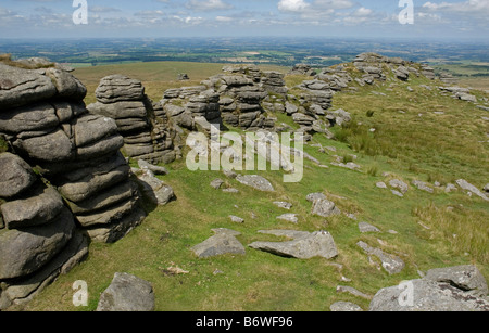 Impressionante paesaggio di granito a West Mill Tor su northwestern Dartmoor, guardando a nord Foto Stock