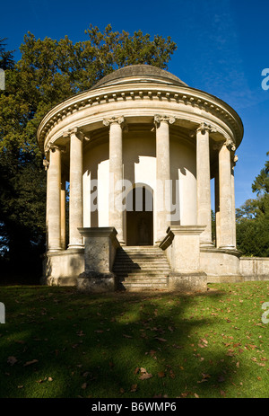 Il Tempio di antiche virtù a Stowe, Buckinghamshire, Inghilterra, Regno Unito. Foto Stock