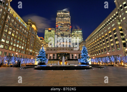 2008 vacanze di Natale decorazioni a Cabot Square, Canary Wharf station wagon, London, Regno Unito Foto Stock