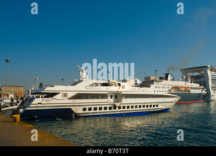 Catamarin barca a Salerno nel porto di Napoli Italia Europa Foto Stock