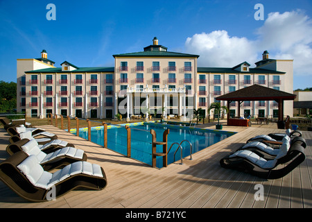 Il Suriname, Paramaribo. Piscina e hotel Royal Torarica. Foto Stock