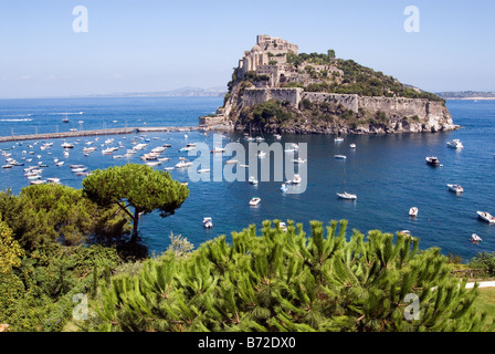 Castello Aragonese sull'isola Ischia Baia di Napoli Foto Stock