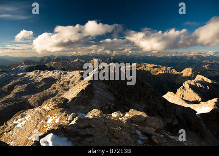 Vista dal Piz Boe su alpi dolomitiche Dolomiti Italia Foto Stock