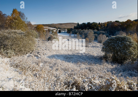 Il tardo autunno la neve in Scozia vicino a Struan Perthshire Foto Stock