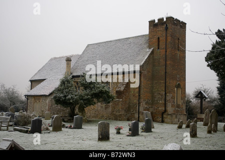 San Giovanni Battista, Flexford Road, North Baddesley, Hampshire su un freddo gelido mattina Foto Stock