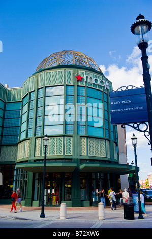 Palm Beach , moderna architettura contemporanea entrata del magazzino Macy's , Centro shopping Foto Stock