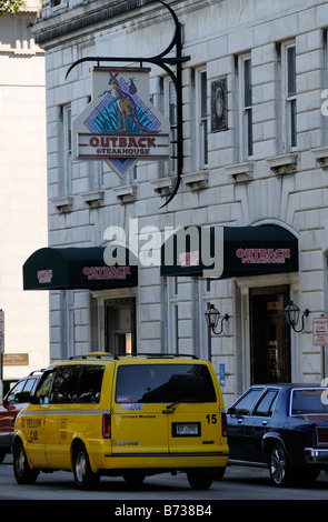 Outback Steakhouse Restaurant building a Savannah in Georgia negli Stati Uniti Foto Stock