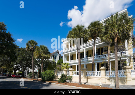 Lungomare storico palazzo in angolo di Sud Est e strade della batteria, Charleston, Carolina del Sud, STATI UNITI D'AMERICA Foto Stock