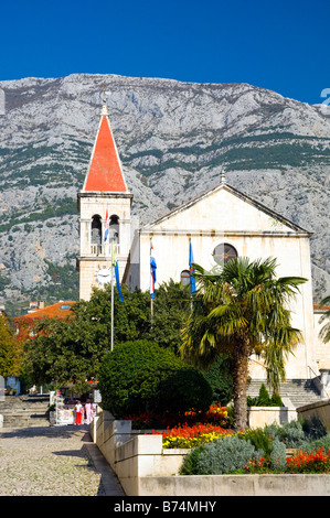 San Marco cattedrale in piazza della città di Makarska, Croazia Foto Stock