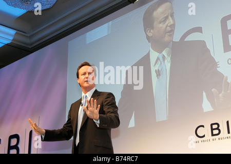 David Cameron parlando alla Conferenza di CBI Foto Stock