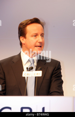 David Cameron parlando alla Conferenza di CBI Foto Stock