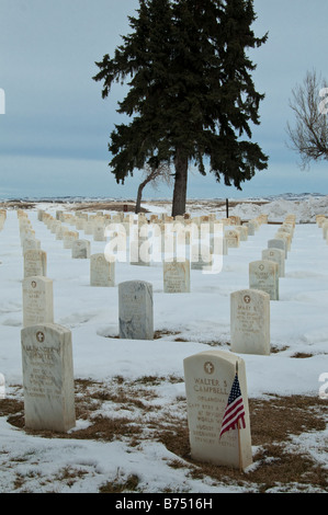 Lapidi, Custer National Cemetery, Little Bighorn Battlefield National Monument, agenzia di corvo, Montana. Foto Stock