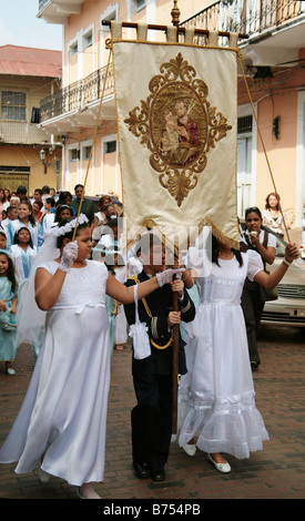 Processione cattolica dedicata alla Vergine Maria, l'Immacolata Concezione giorno di dicembre 8. Per solo uso editoriale. Foto Stock